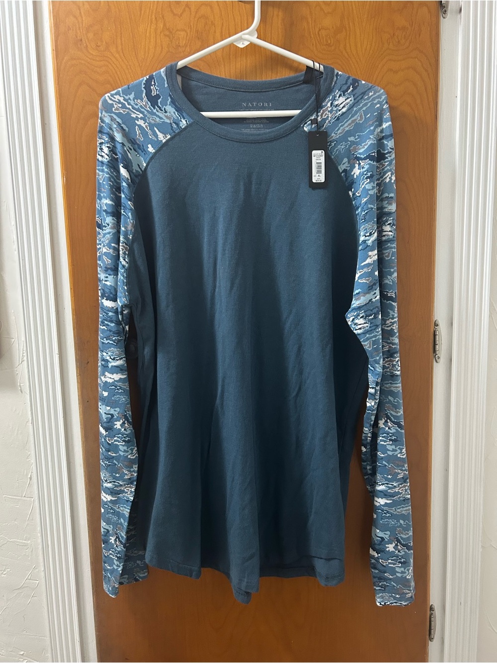 Natori Men's Teal Raglan Long-Sleeve Shirt with Blue Camo Sleeves